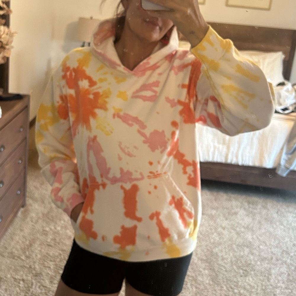 $278 Trina Turk Mazie Tie Dye Hoodie Sweatshirt Medium NWT - Picture 4 of 4